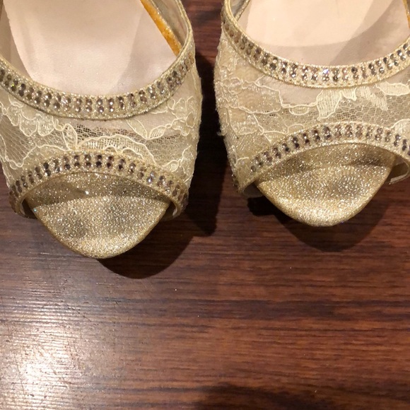 Heels - Picture 3 of 4